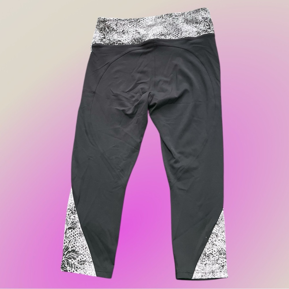 Lululemon Sweat and Repeat Leggings Cropped Size 12 - Picture 2 of 6